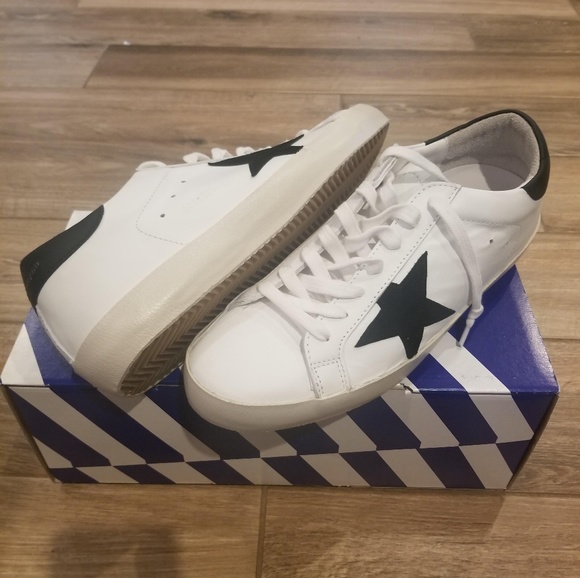 New! Men's Golden Goose Superstar Sneakers - Picture 4 of 8
